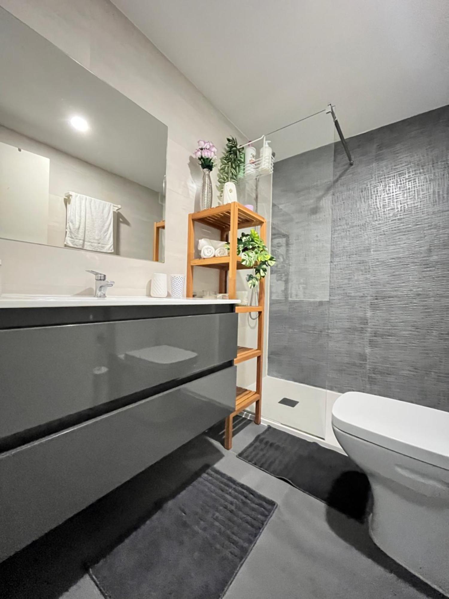 Habitacion Atocha Mendez Madrid Exterior foto