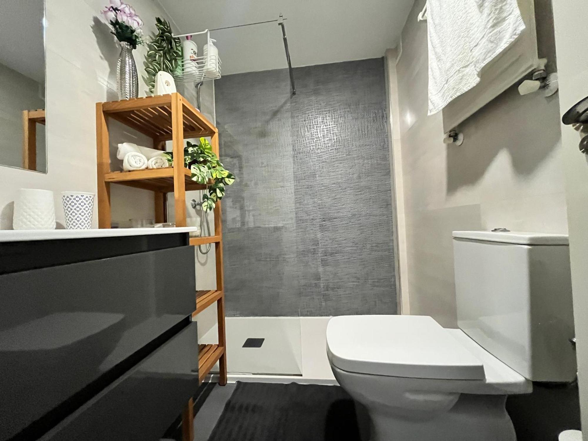 Habitacion Atocha Mendez Madrid Exterior foto